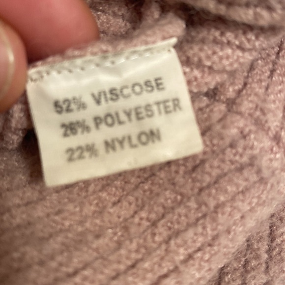 Cropped Sweater - Picture 7 of 7